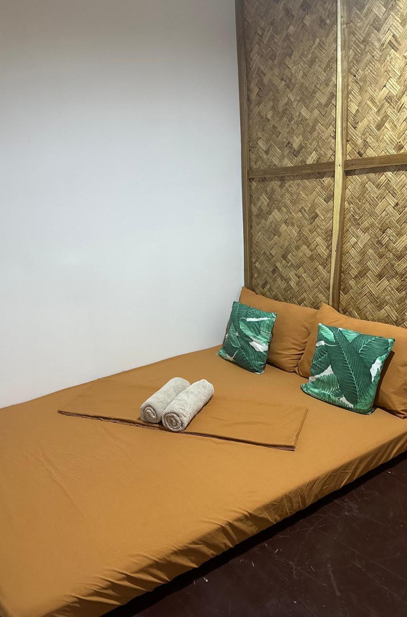 Готель Hiraya Camp Site - Free Use Of Scooter For Nipa Huts Ель-Нідо Екстер'єр фото