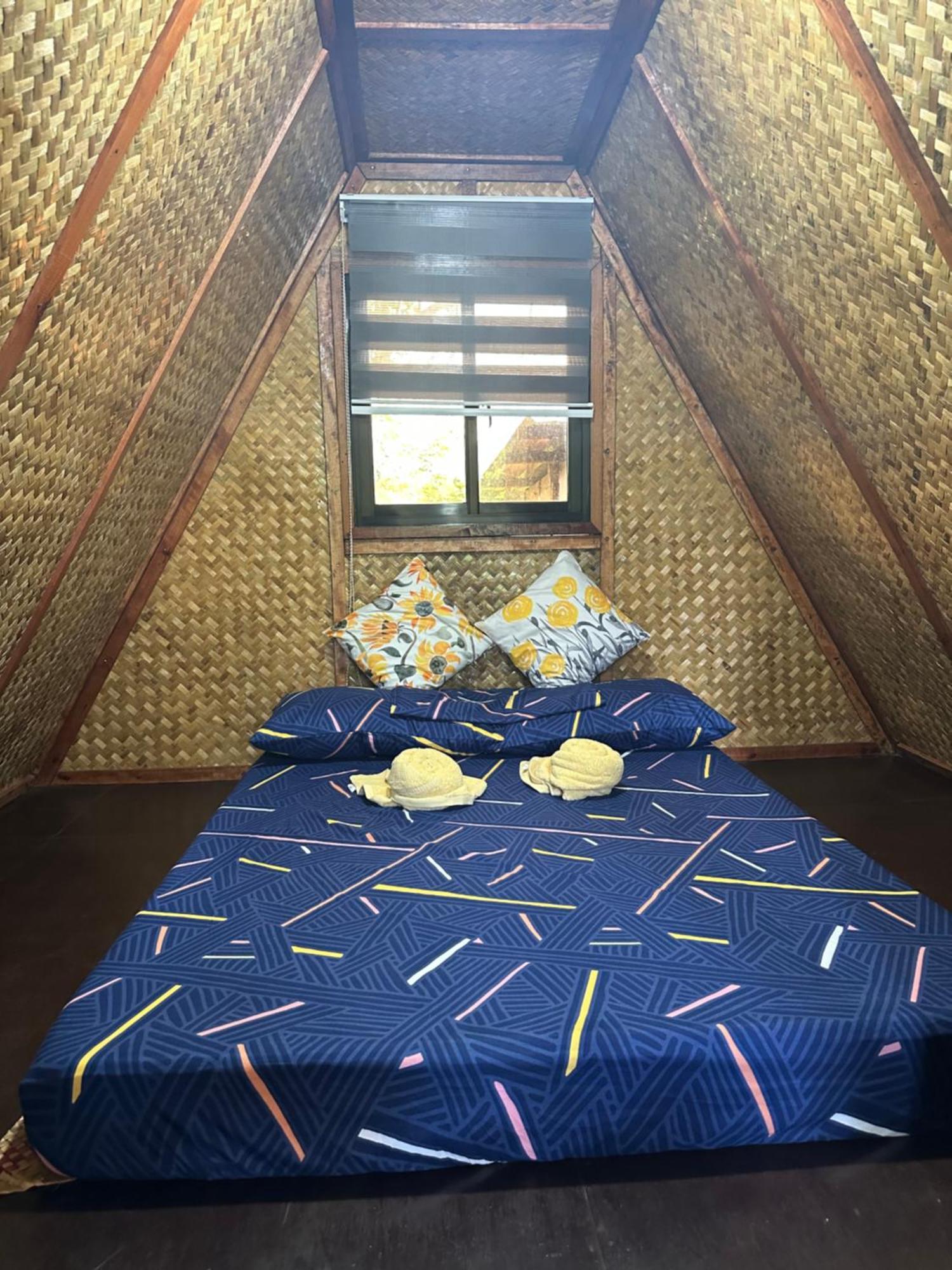 Готель Hiraya Camp Site - Free Use Of Scooter For Nipa Huts Ель-Нідо Екстер'єр фото