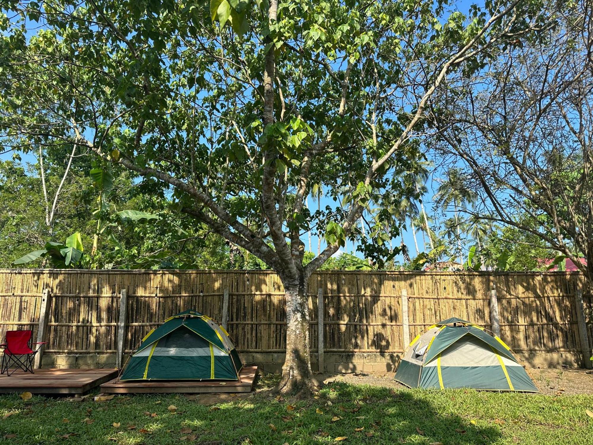 Готель Hiraya Camp Site - Free Use Of Scooter For Nipa Huts Ель-Нідо Екстер'єр фото