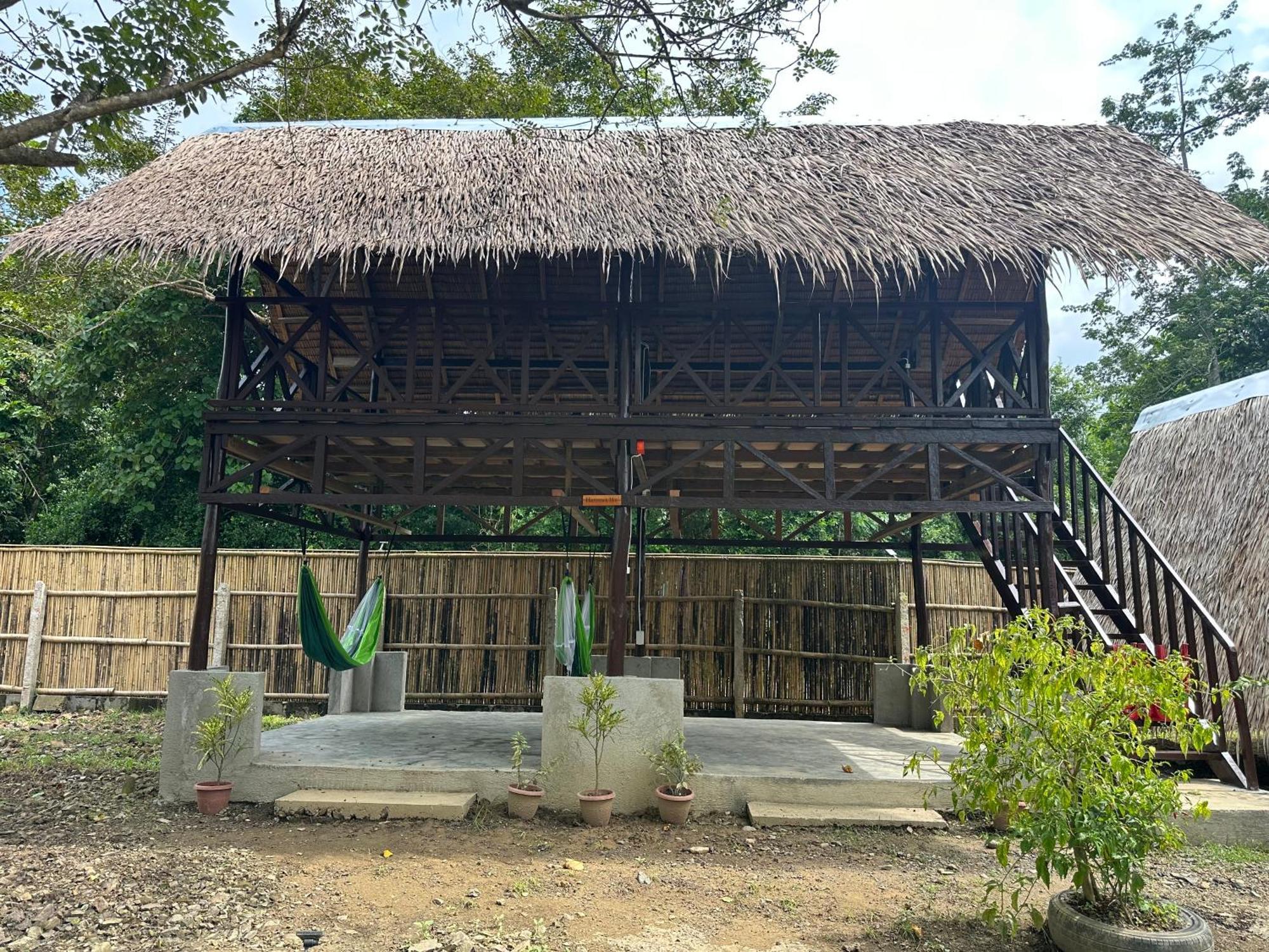 Готель Hiraya Camp Site - Free Use Of Scooter For Nipa Huts Ель-Нідо Екстер'єр фото