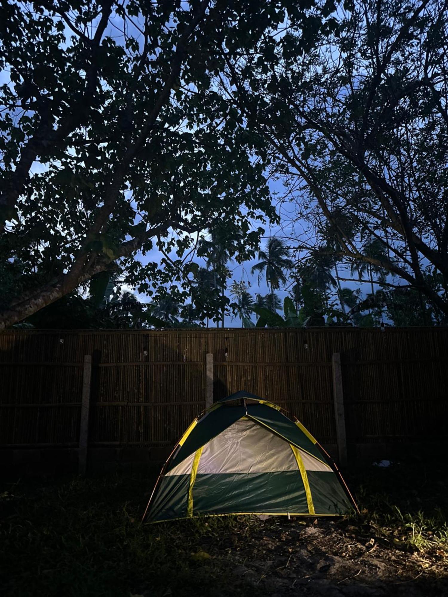 Готель Hiraya Camp Site - Free Use Of Scooter For Nipa Huts Ель-Нідо Екстер'єр фото