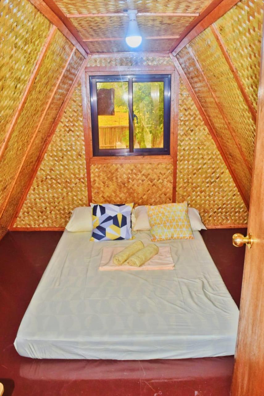 Готель Hiraya Camp Site - Free Use Of Scooter For Nipa Huts Ель-Нідо Екстер'єр фото
